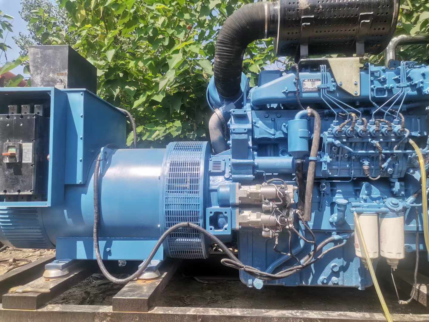 新邱详细说明降低 800kW 柴油发电机输出电流波动的方法