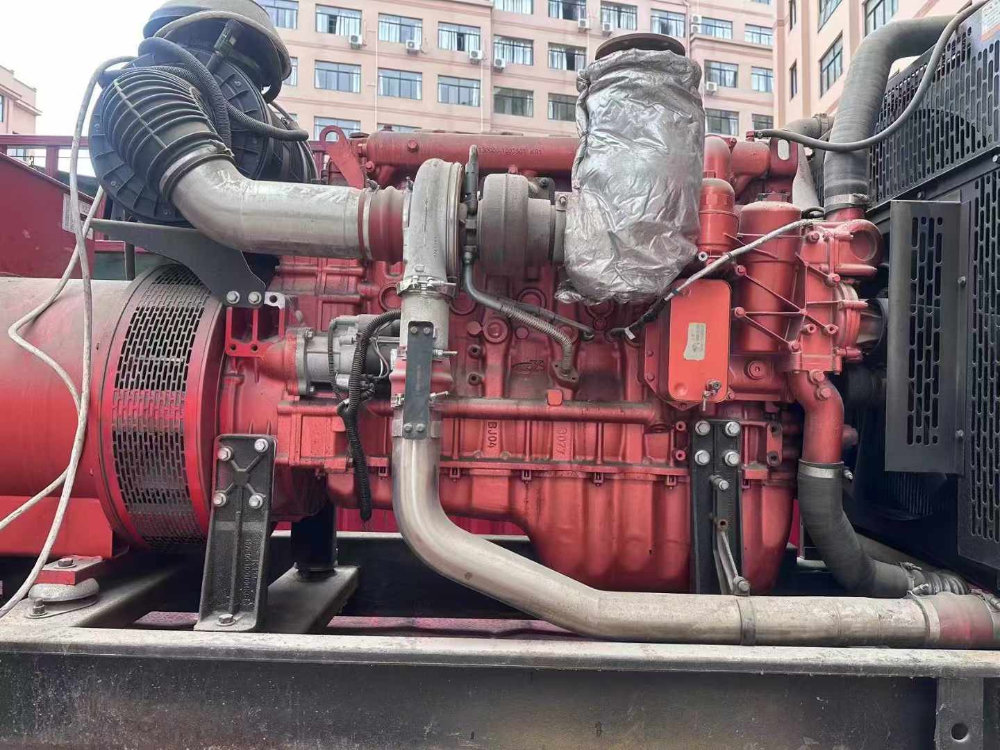 新邱如何选择适合 600kW 柴油发电机组的过载保护器？