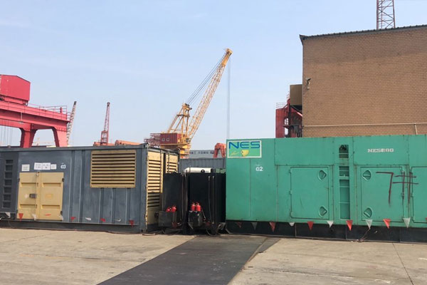 新邱发电机出租空气滤清器的清洁频率是多少？